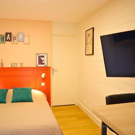 Studio Moderne Et Tout Equipe Au Coeur De Bourbourg - Gare A Proximite Esterno foto