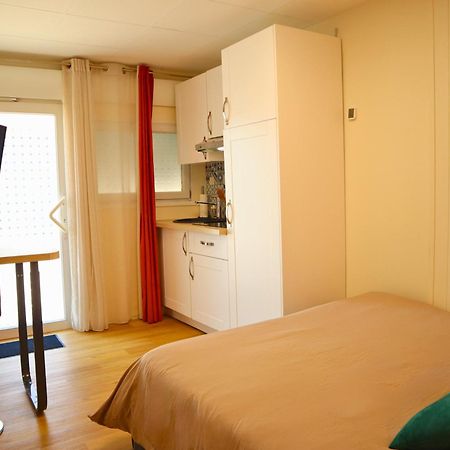 Studio Moderne Et Tout Equipe Au Coeur De Bourbourg - Gare A Proximite Esterno foto